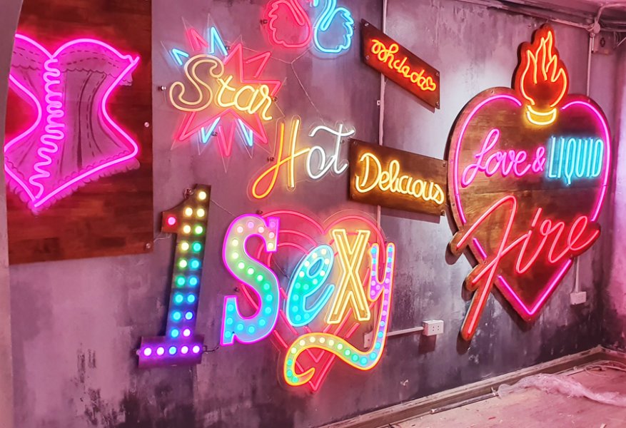 Thiết Kế Biển LED Neon