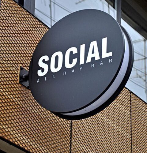 Thi Công Hộp Đèn Giá Rẻ