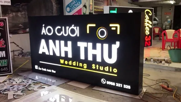 Thiết Kế Hộp Đèn Mica Chuyên Nghiệp