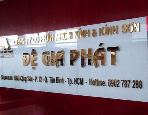 Thiết Kế Biển Quảng Cáo Bằng Kính