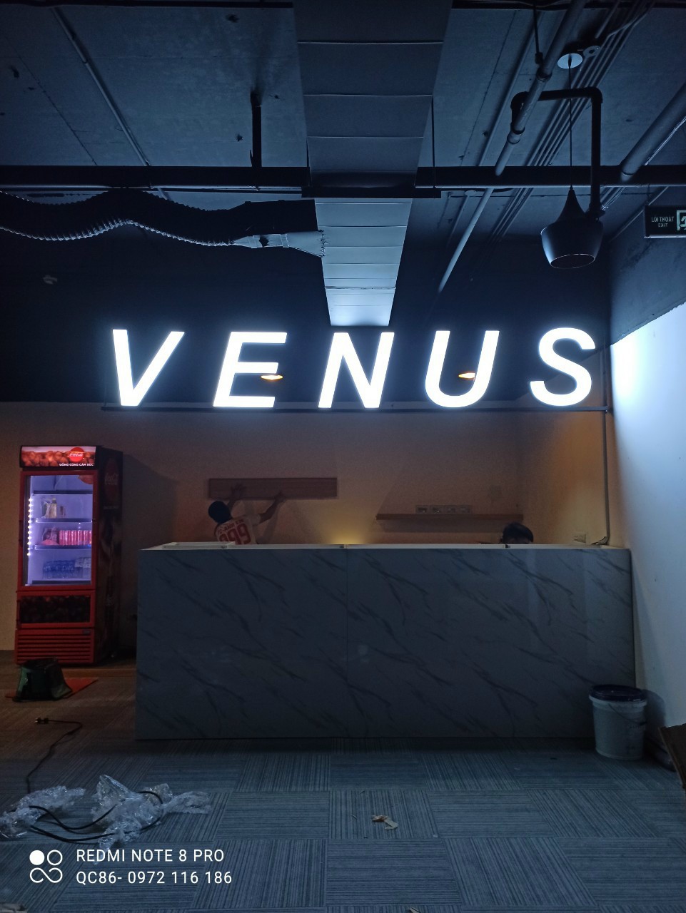 Thi Công Biển Quảng Cáo Trong Nhà Chuyên Nghiệp