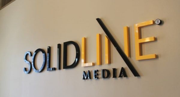 Thi Công Biển Mica Chữ Nổi