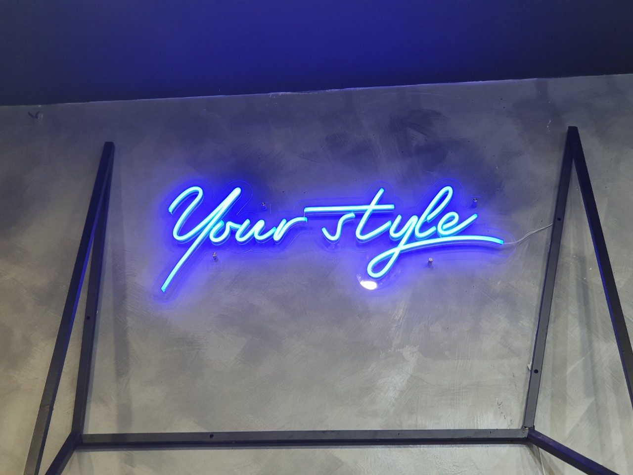 Thi Công Biển Đèn Neon Chuyên Nghiệp