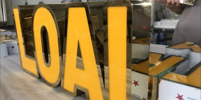 Mẫu Bảng Hiệu Chữ Nổi Inox Vàng Gương Đẹp Năm 2025