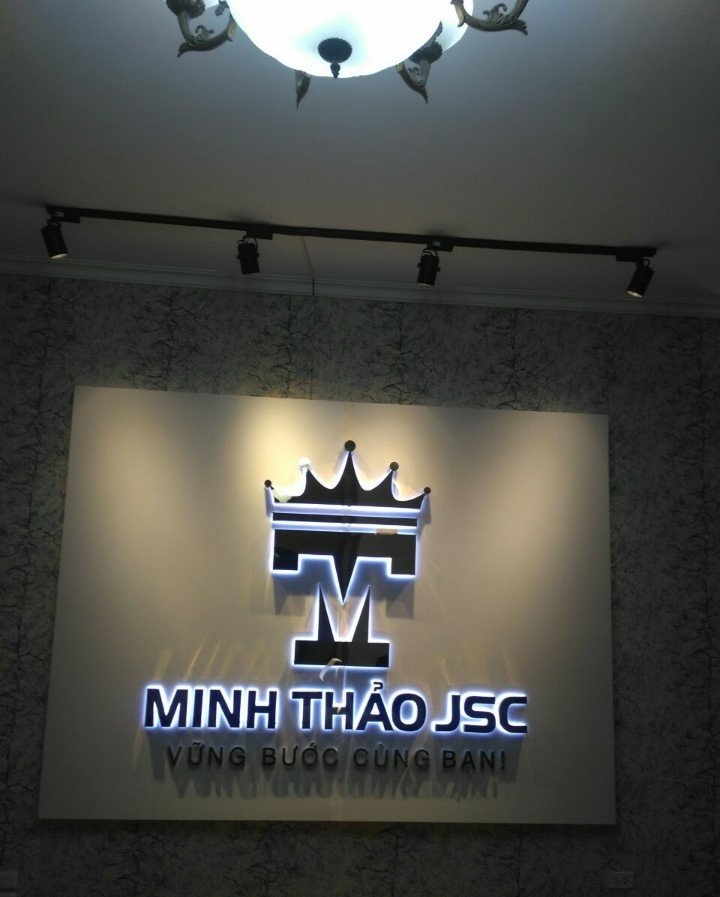 Mẫu Bảng Hiệu Chữ Nổi Inox Vàng Đẹp 2025