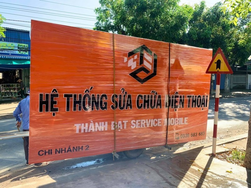 Thi Công Biển Cửa Hàng Điện Thoại Chuyên Nghiệp