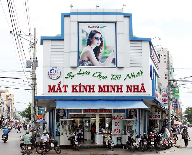 Mẫu Biển Quảng Cáo Kính Mắt Đẹp Năm 2025