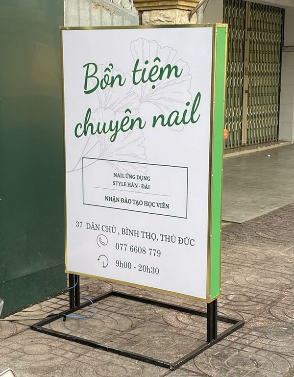 Mẫu Bảng Hiệu Hộp Đèn Đứng Đẹp