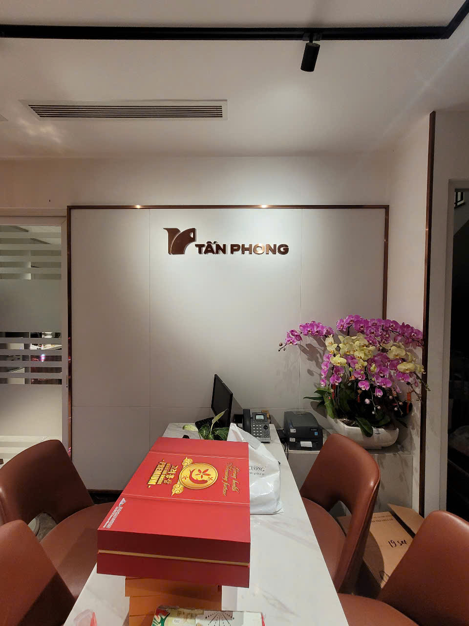 Làm Bảng Hiệu Quảng Cáo Giá Tốt Tại TP.HCM