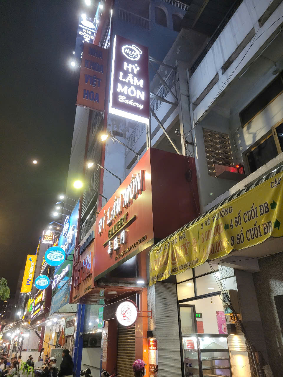 Làm Bảng Hiệu Quảng Cáo Ở Đâu Uy Tín ?