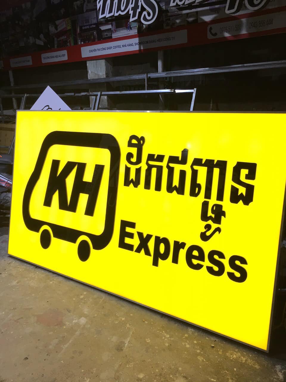 Hộp đèn quảng cáo mica