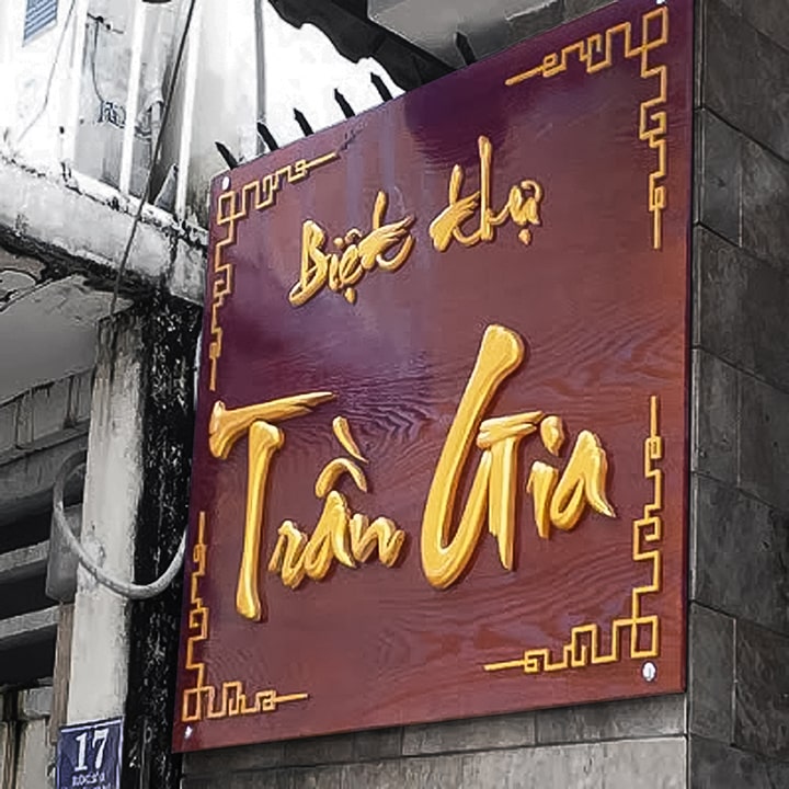 Bảng quảng cáo bằng gỗ