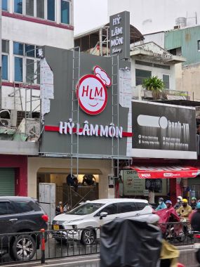Thi công bảng hiệu Hỷ Lâm Môn Hoàng Văn Thụ