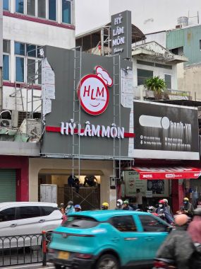 Thi công bảng hiệu Hỷ Lâm Môn Hoàng Văn Thụ