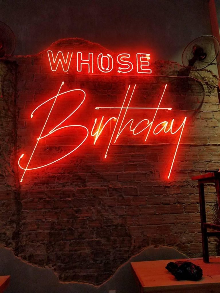 Thi Công Biển LED Neon