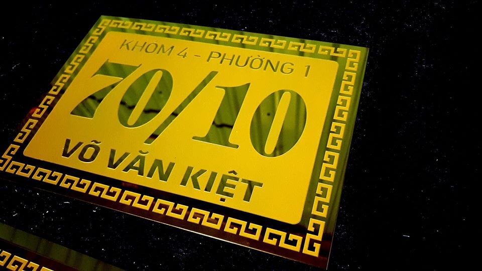 Thi Công Bảng Inox Ăn Mòn
