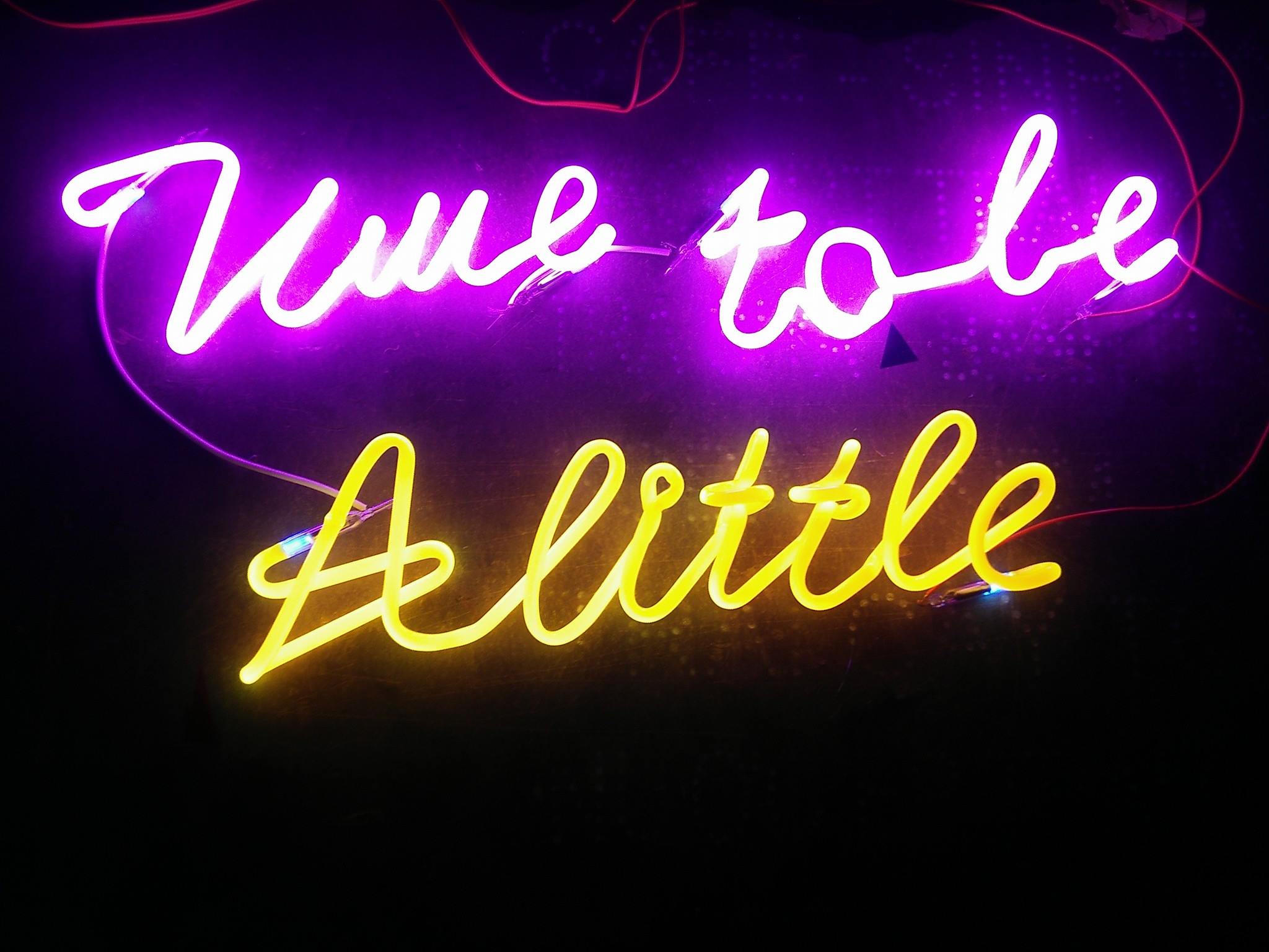 Thi Công Chữ LED Neon
