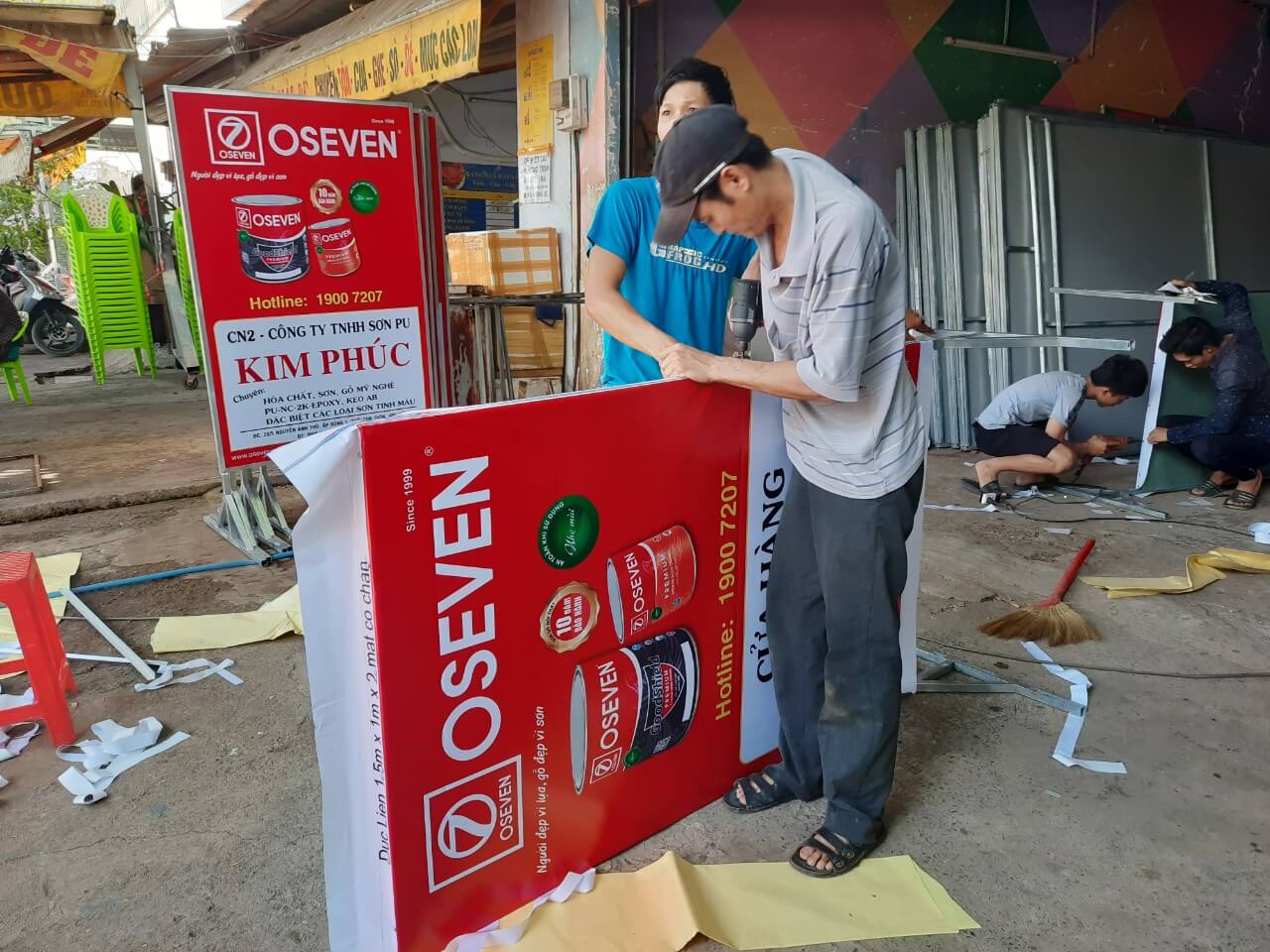Thi công biển quảng cáo 2 mặt