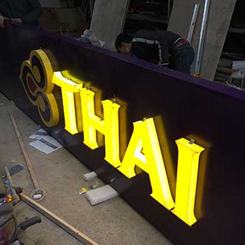 Thiết Kế Chữ Mica Sáng Đèn