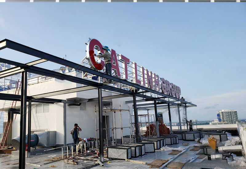Thi Công Biển Chữ Nổi Sáng Mặt