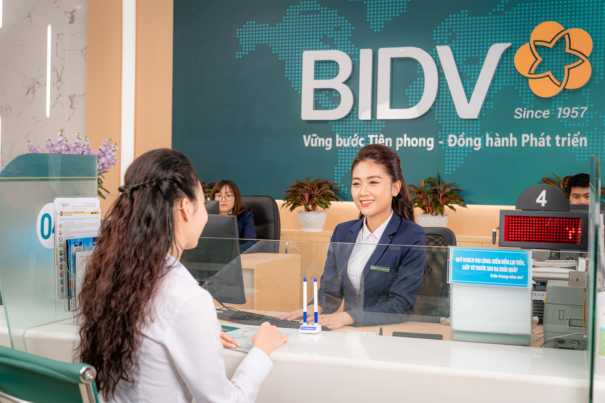 Thiết Kế Bảng Hiệu Ngân Hàng