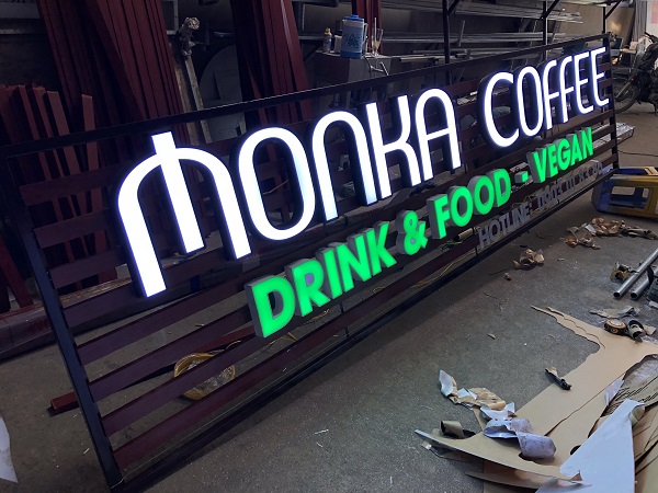 Thi Công Bảng Quảng Cáo Mica