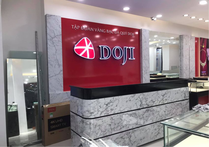 Bảng hiệu logo mica tại TP.HCM