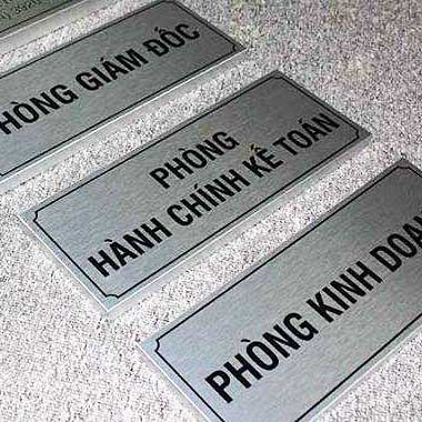 Thi Công Bảng Hiệu Inox Ăn Mòn