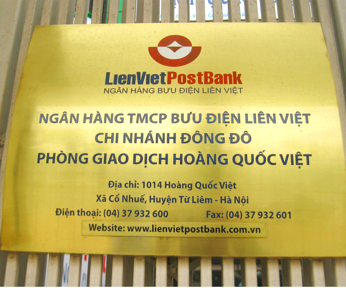 Thi Công Bảng Hiệu Inox Ăn Mòn