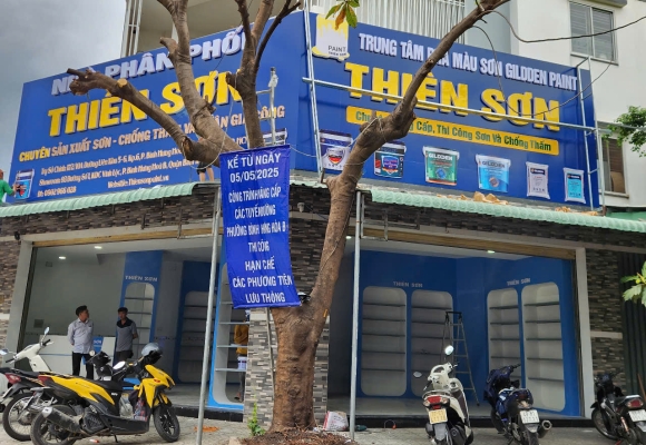 Thi công bảng hiệu cửa nhôm