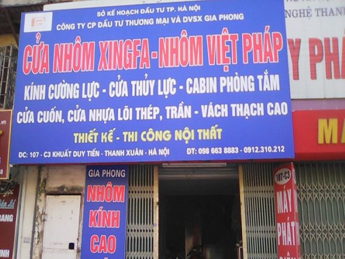 Thi công bảng hiệu cửa nhôm