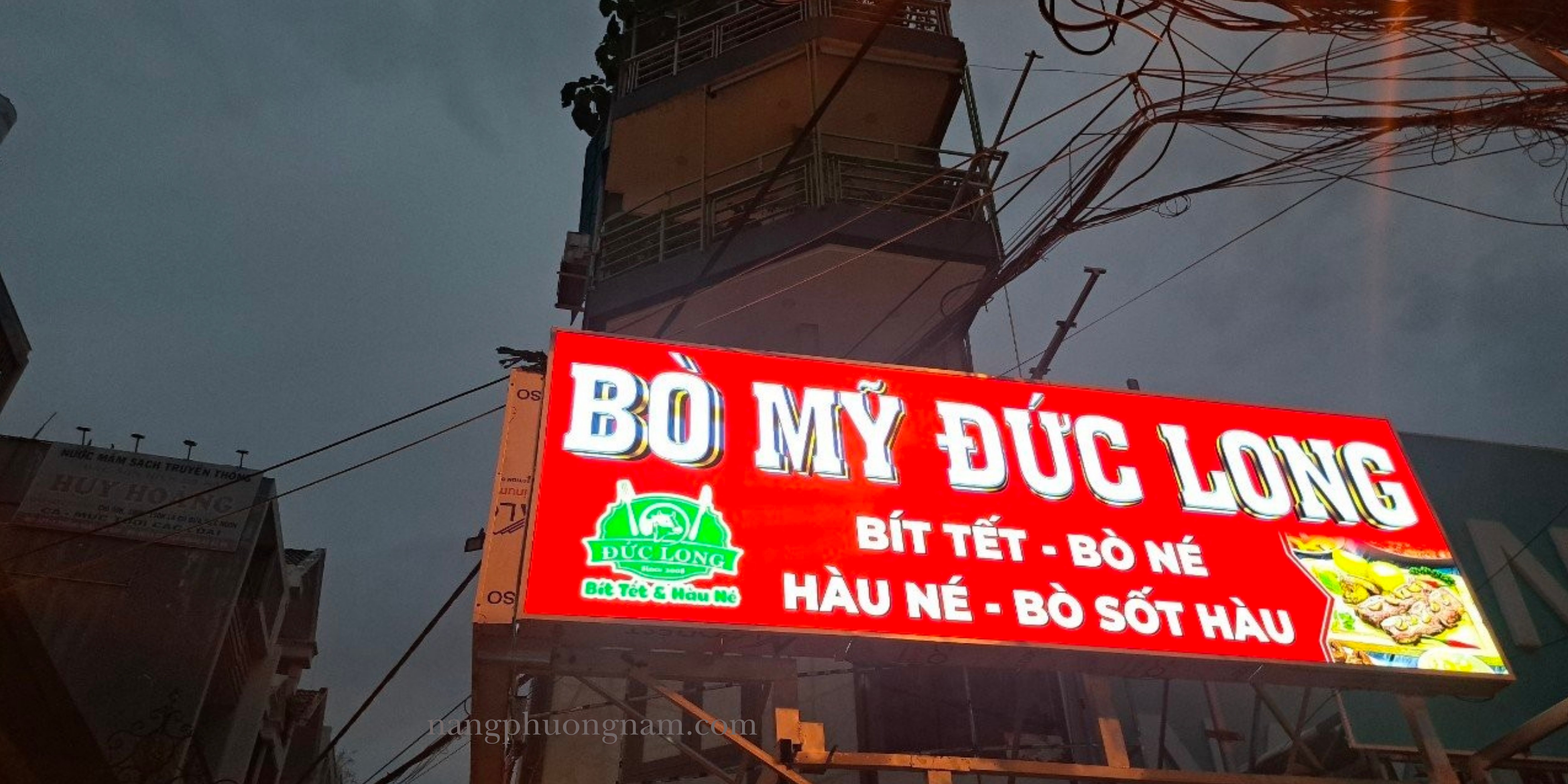 Thiết kế bảng hiệu in ấn tại TP.HCM