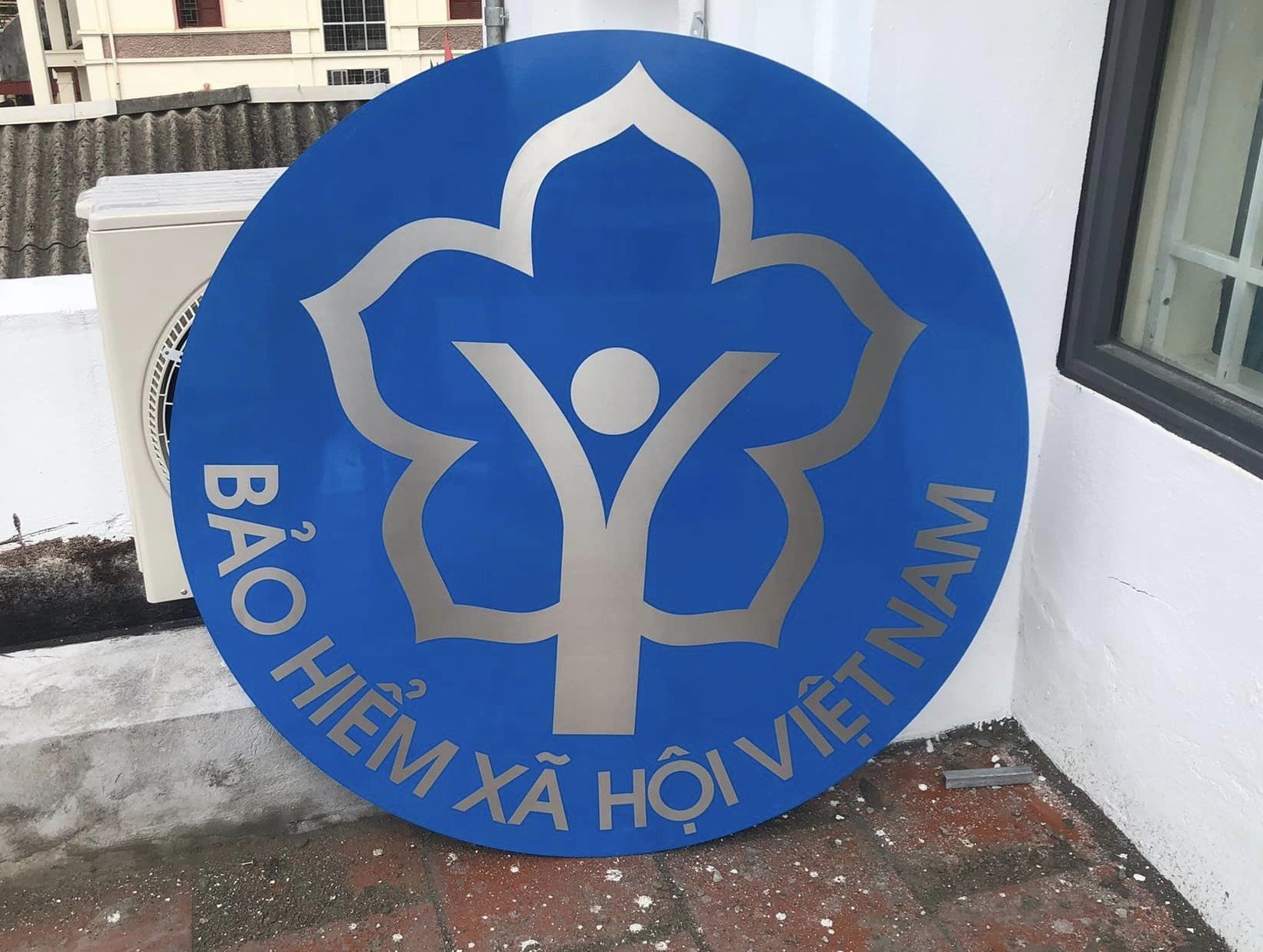 Thi công logo inox ăn mòn chuyên nghiệp tại TP.HCM