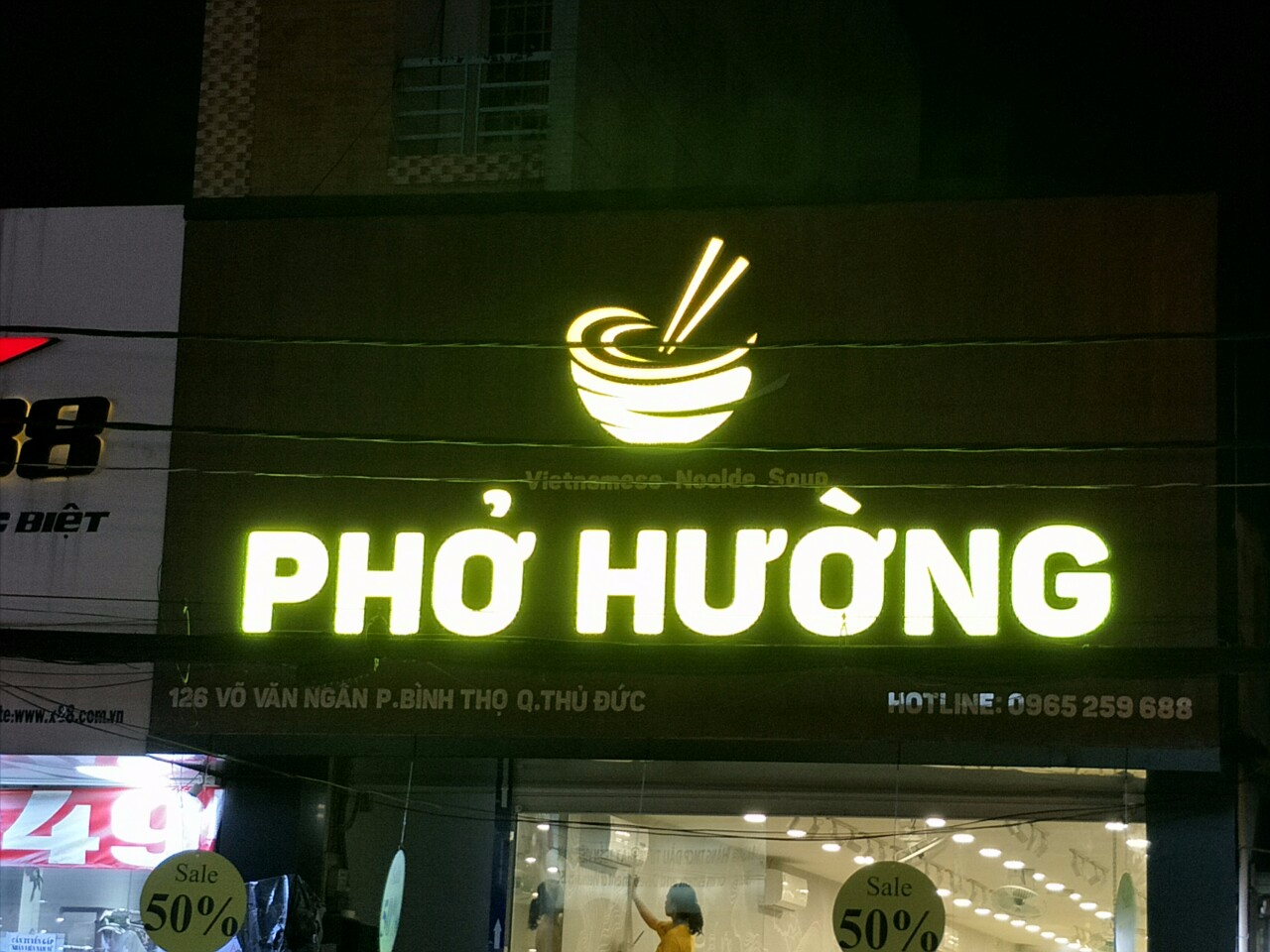 Thiết kế bảng quảng cáo chữ A