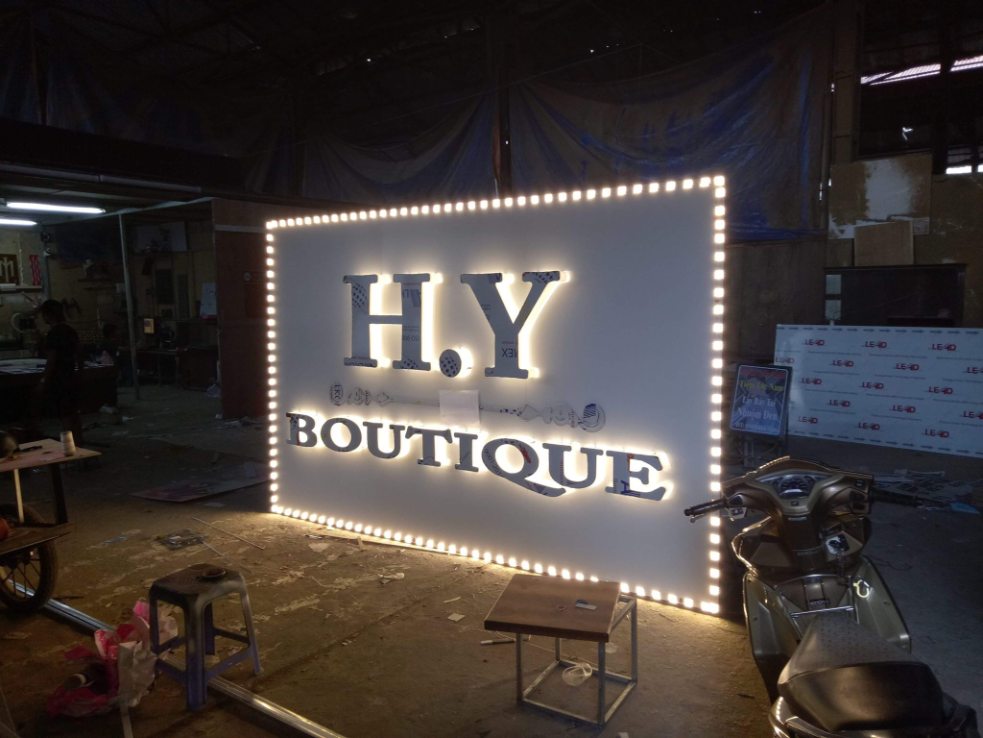 Biển quảng cáo phát sáng