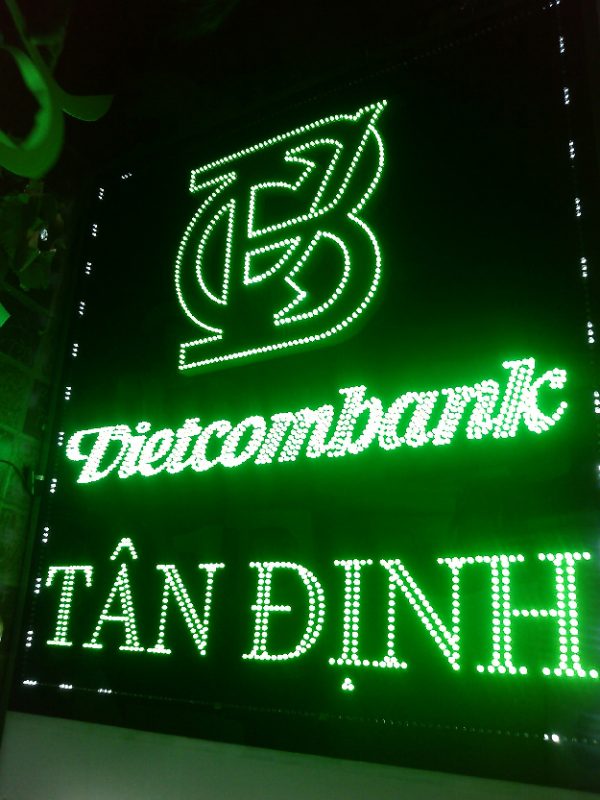 Thi công bảng đèn LED