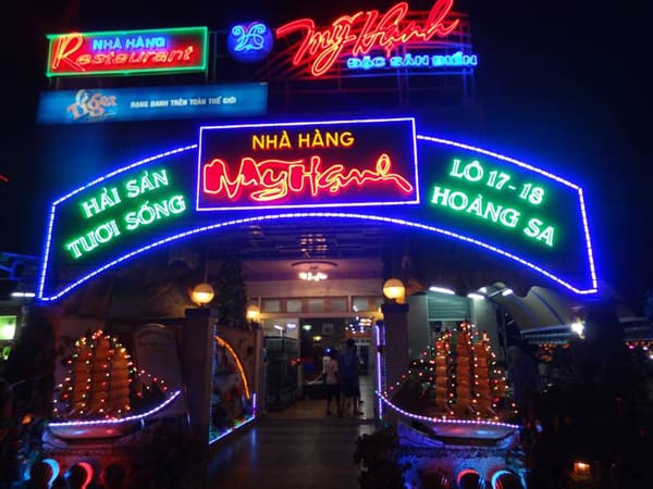 Thi Công Biển Hiệu Đèn LED Đẹp