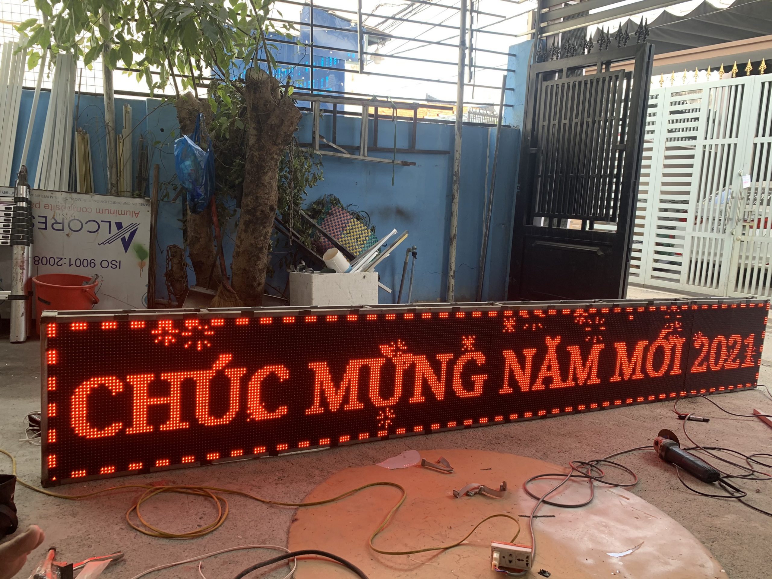 Thi Công Biển Quảng Cáo LED Chạy Chữ Chuyên Nghiệp