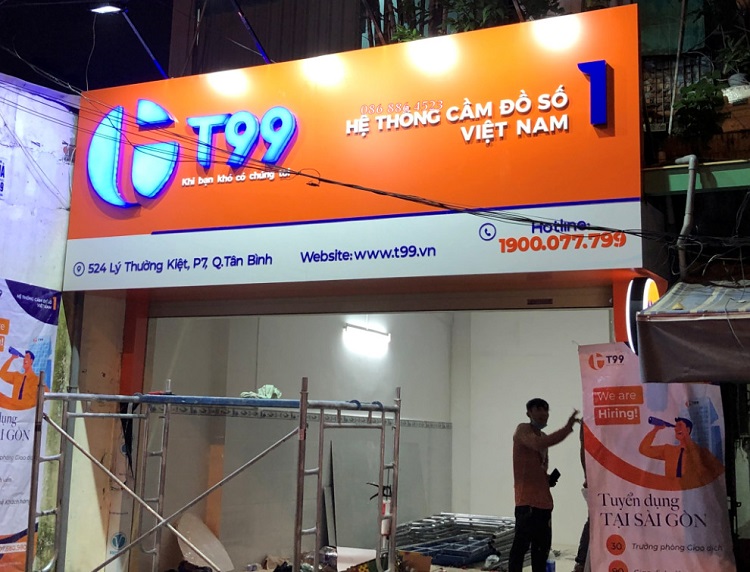 Thi Công Bảng Hiệu Màu Cam Ấn Tượng