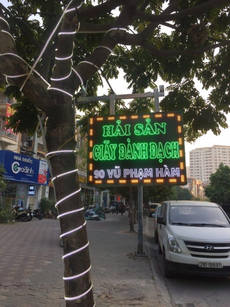 Thi Công Bảng Hiệu LED Vẫy Đẹp