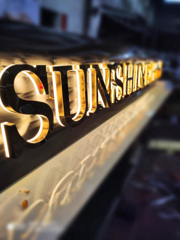 Thi Công Chữ Inox Sáng Chân Đẹp