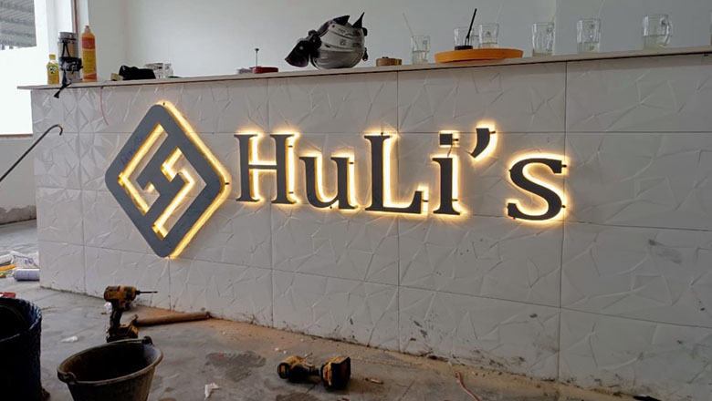 Thi Công Chữ Inox Sáng Chân Đẹp