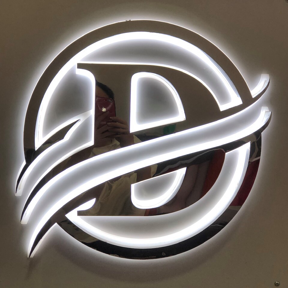 Thi Công Chữ Inox Sáng Chân Đẹp