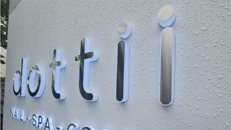 Thiết Kế Chữ Inox Sáng Chân Đẹp