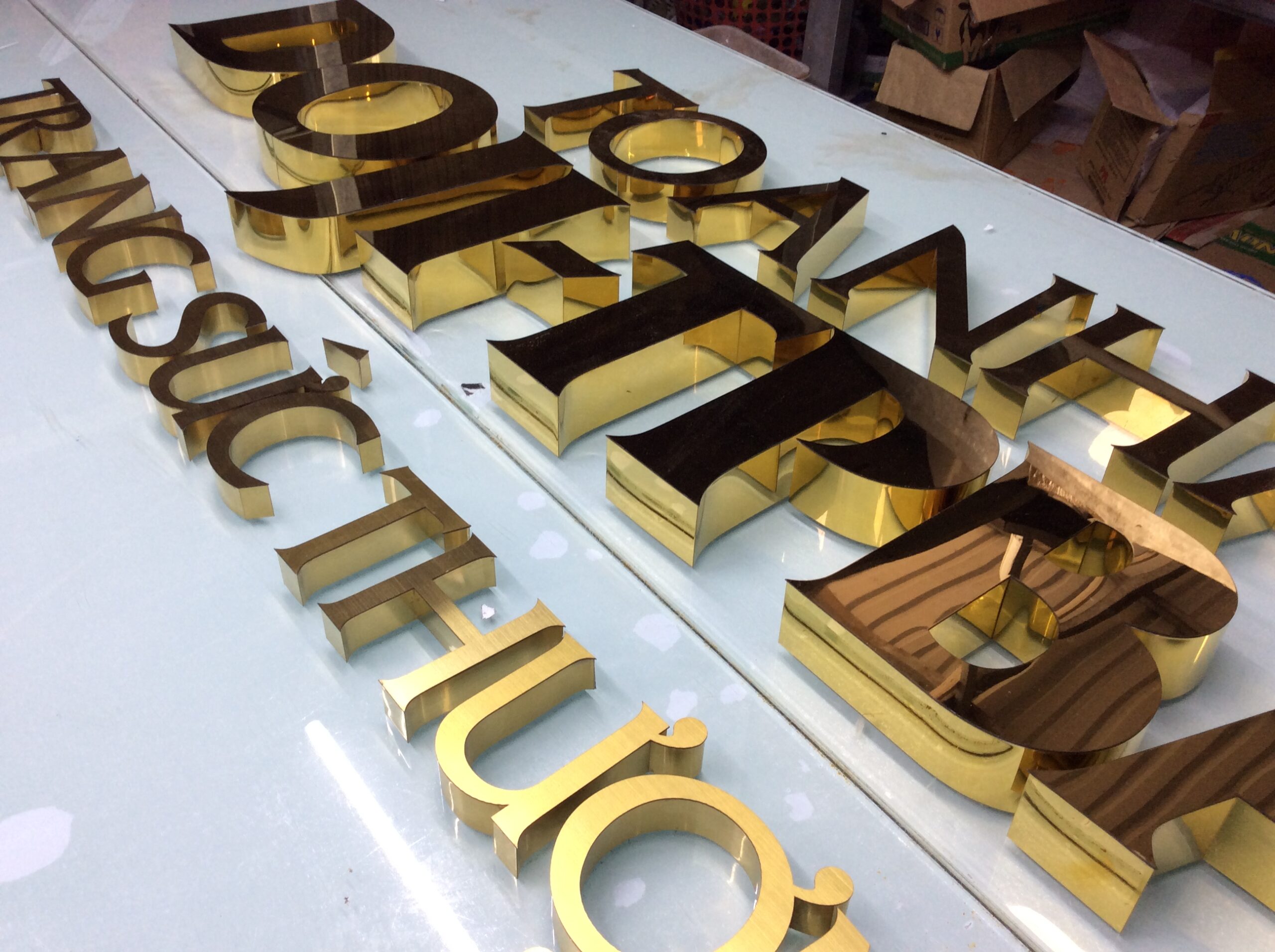 Thi Công Bảng Hiệu Chữ Inox