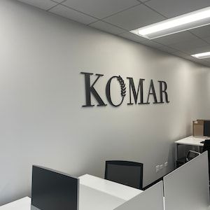 Thiết Kế Bảng Hiệu Doanh Nghiệp Chuyên Nghiệp