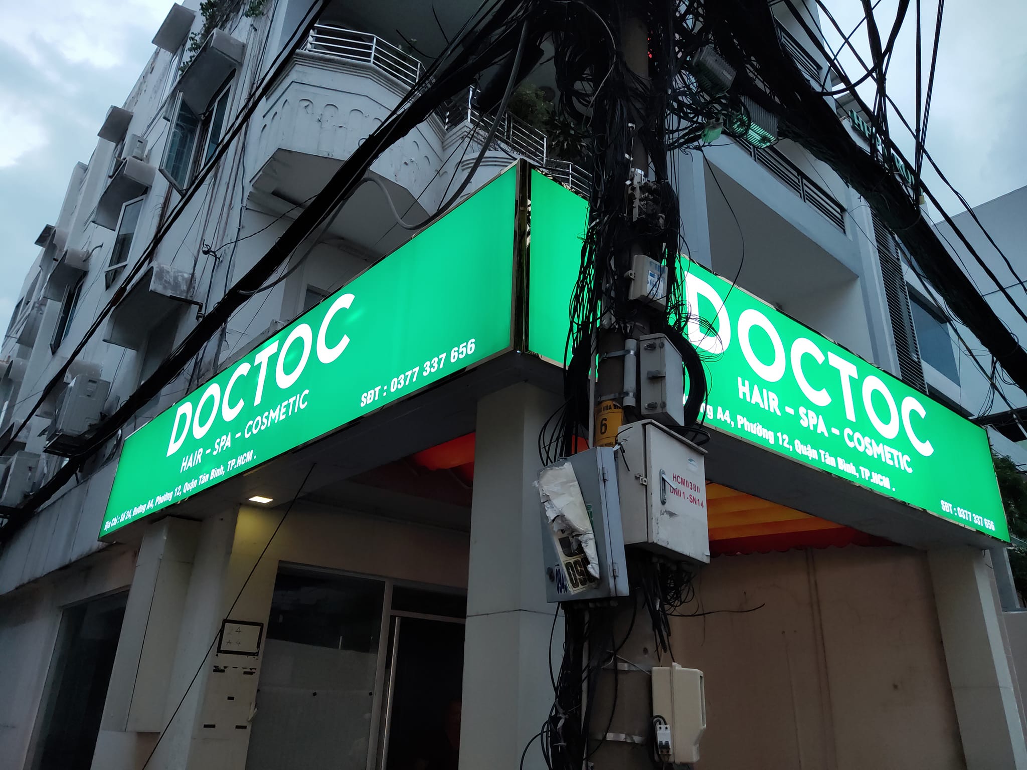 Thi Công Bảng Hiệu Tiệm Tóc