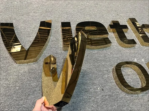 Thi công Bảng Hiệu Chữ Inox Vàng