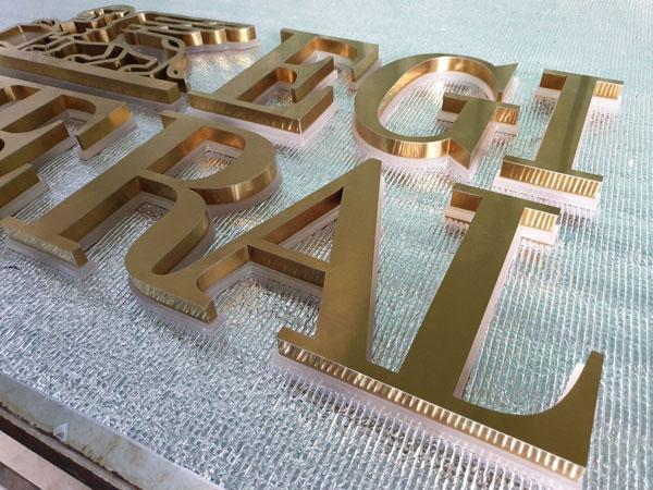 Thi công Bảng Hiệu Chữ Inox Vàng