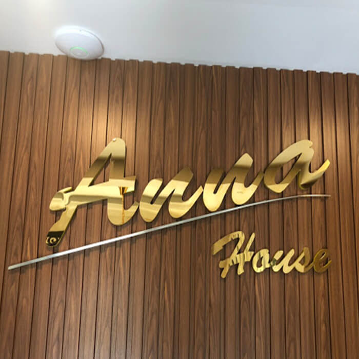Thiết kế Bảng Hiệu Chữ Inox Vàng Sang Trọng